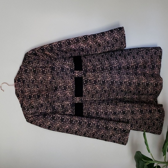 Hazel all over embroidered floral snap front coat, bow waist, women's size small - Picture 10 of 11